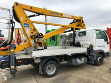 camion piattaforma aerea Nissan