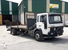 camión caja abierta Volvo