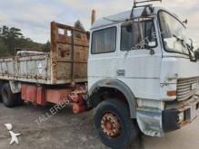 camión volquete Iveco