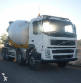 camión hormigón cuba / Mezclador Volvo