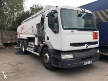 camión cisterna hidrocarburos Renault