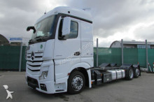 Mercedes chassis truck