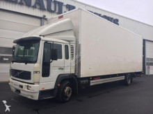 camion fourgon Volvo