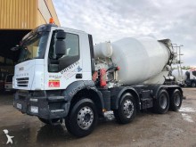 camión hormigón cuba / Mezclador Iveco