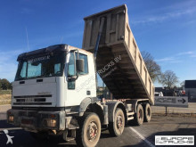 camión volquete Iveco