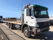 vrachtwagen platte bak Mercedes