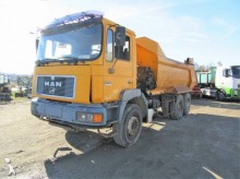 camion benne Enrochement MAN