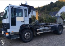 camion polybenne Volvo