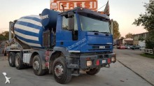 camion béton Iveco