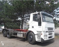 camión chasis Iveco