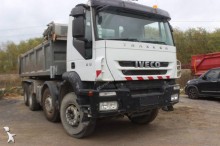 camión volquete Iveco