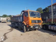 camión volquete Mercedes