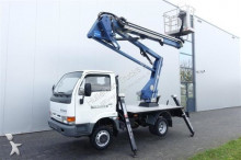 vrachtwagen Nissan CABSTAR E110 - OIL & STEEL SNAKE 168 CITY BOOM