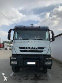 camión volquete Iveco