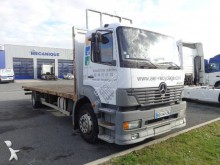 camión caja abierta Mercedes