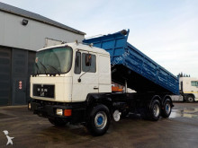 camion benne MAN