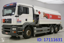 camion citerne produits chimiques MAN