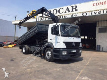 camión volquete trilateral Mercedes