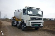 camión hormigón cuba / Mezclador Volvo