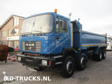 camion benne MAN