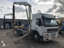 camión portacontenedores Volvo