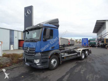 Mercedes skip truck