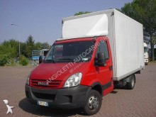 camión furgón Iveco