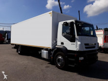 camión furgón Iveco