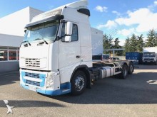 camión portacontenedores Volvo