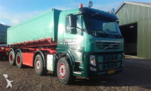 camion benne Volvo