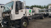 camión chasis Iveco