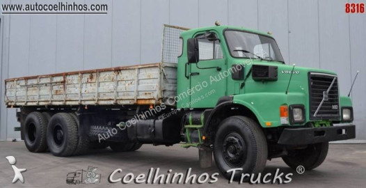 camion benne Volvo