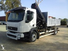 camión caja abierta Volvo