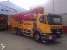 camión bomba de hormigón Mercedes