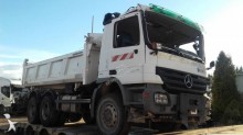 camión volquete bilateral Mercedes