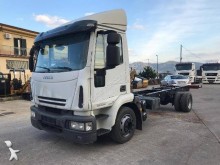 camión chasis Iveco