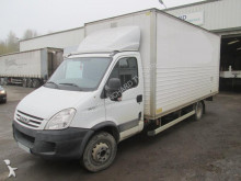 camión furgón Iveco
