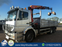 vrachtwagen Mercedes Atego 2528
