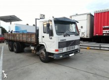 camión volquete bilateral Volvo