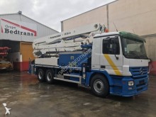 camión bomba de hormigón Mercedes