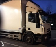 camión furgón Iveco