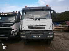 camión volquete escollera Iveco