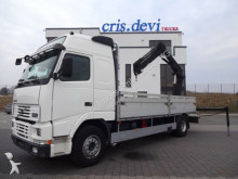 camion piattaforma Volvo