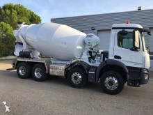 Mercedes Arocs 3240