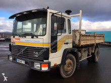 camion benne Volvo