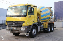 Mercedes Actros 3332