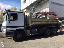 Mercedes Actros 3331