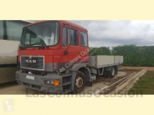 camion piattaforma usato