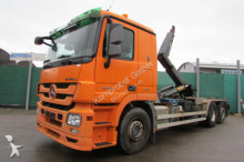 Mercedes skip truck