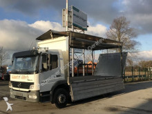 camión caja abierta transporte de bebidas Mercedes